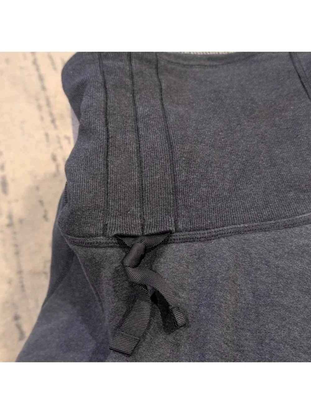 Lululemon Avenue Pullover Heathered Black / Black